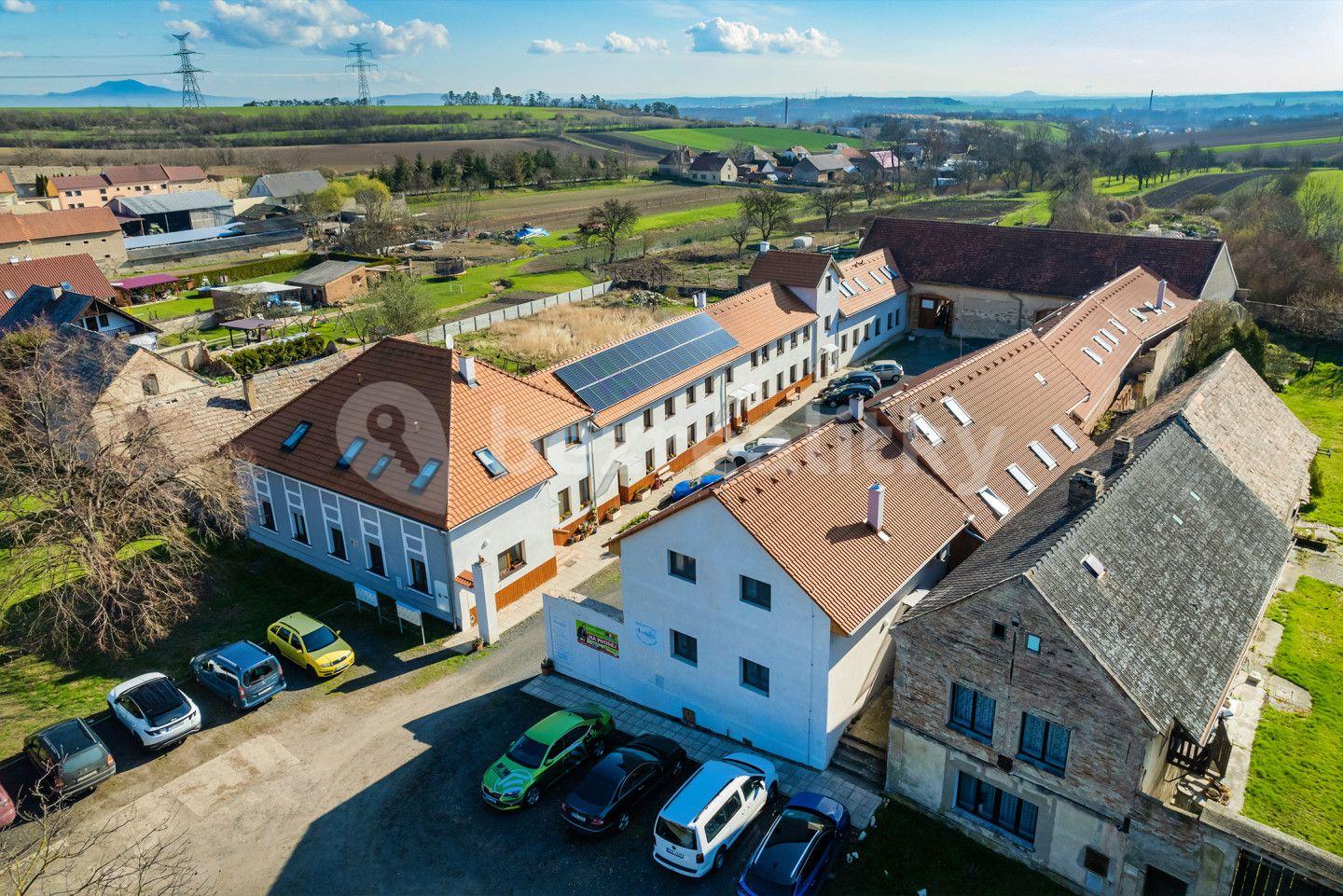 Prodej domu 1.874 m², pozemek 11.671 m², Rochov, Ústecký kraj