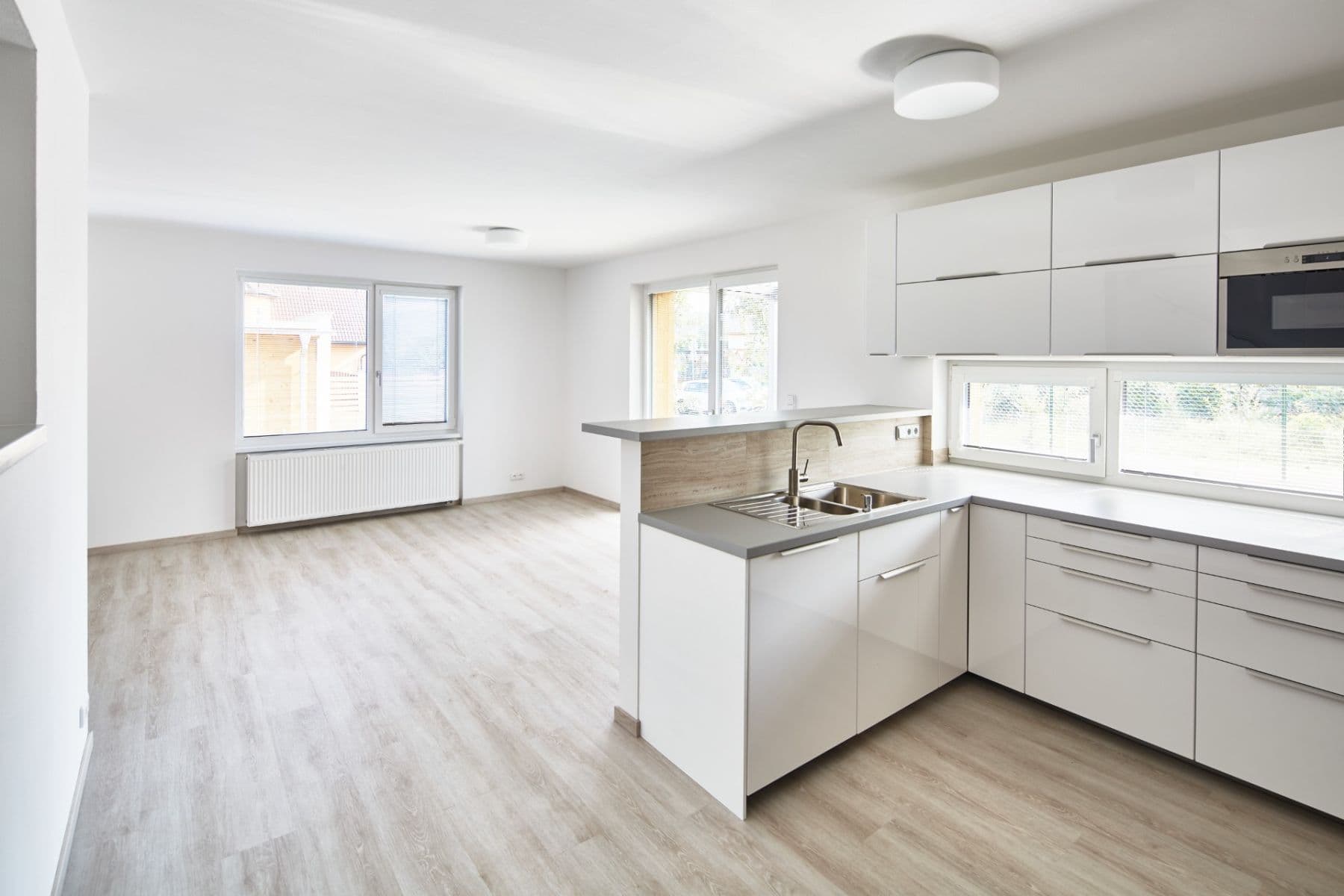 Pronájem domu 119 m², pozemek 330 m², Jahodová, Černošice, Středočeský kraj Pronájem domu 119 m², pozemek 330 m², Jahodová, Černošice, Středočeský kraj