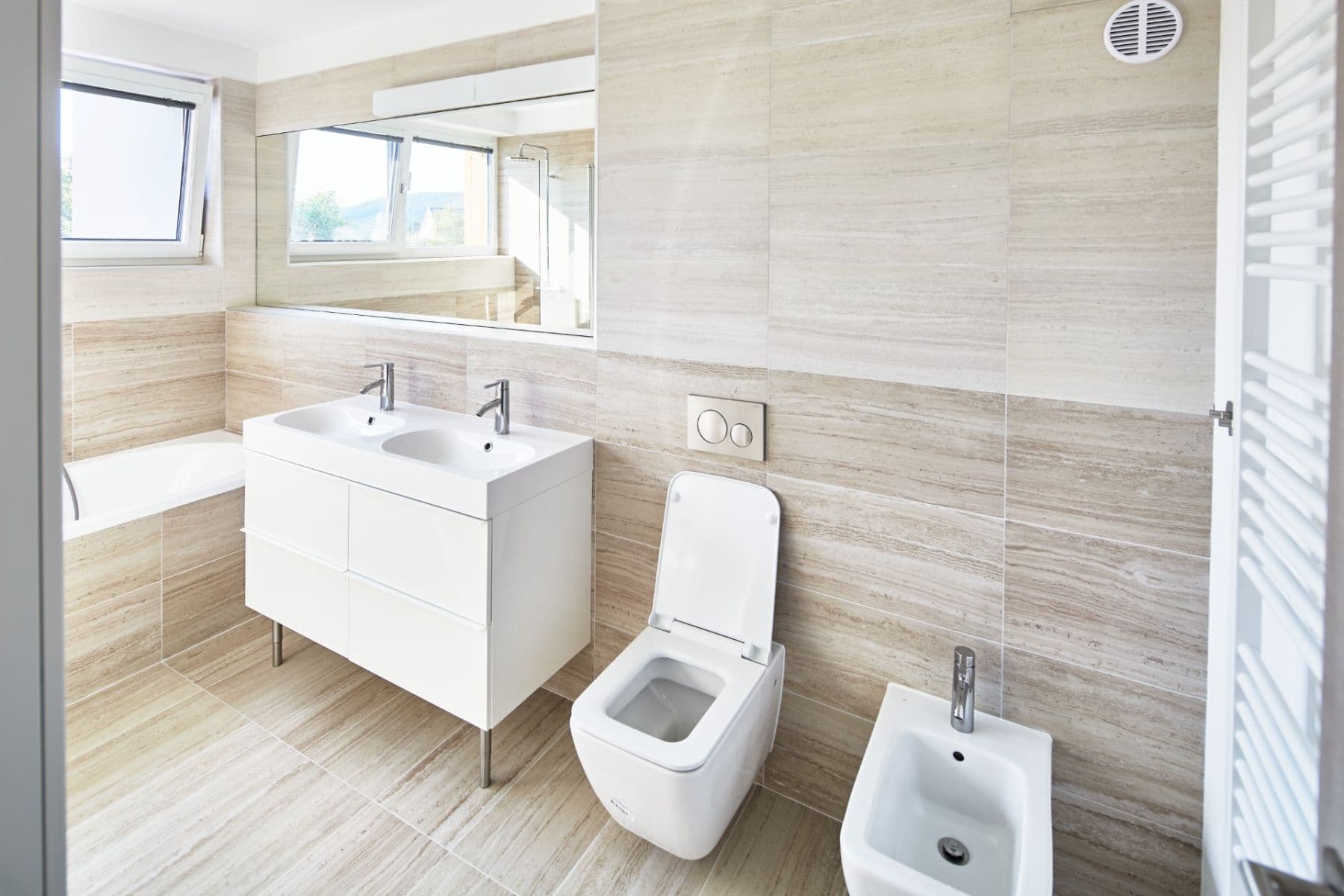 Pronájem domu 119 m², pozemek 330 m², Jahodová, Černošice, Středočeský kraj Pronájem domu 119 m², pozemek 330 m², Jahodová, Černošice, Středočeský kraj