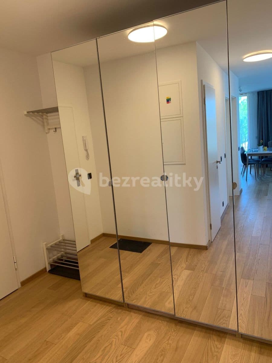 Pronájem bytu 2+1 62 m², Nové Mesto, Bratislavský kraj Pronájem bytu 2+1 62 m², Nové Mesto, Bratislavský kraj