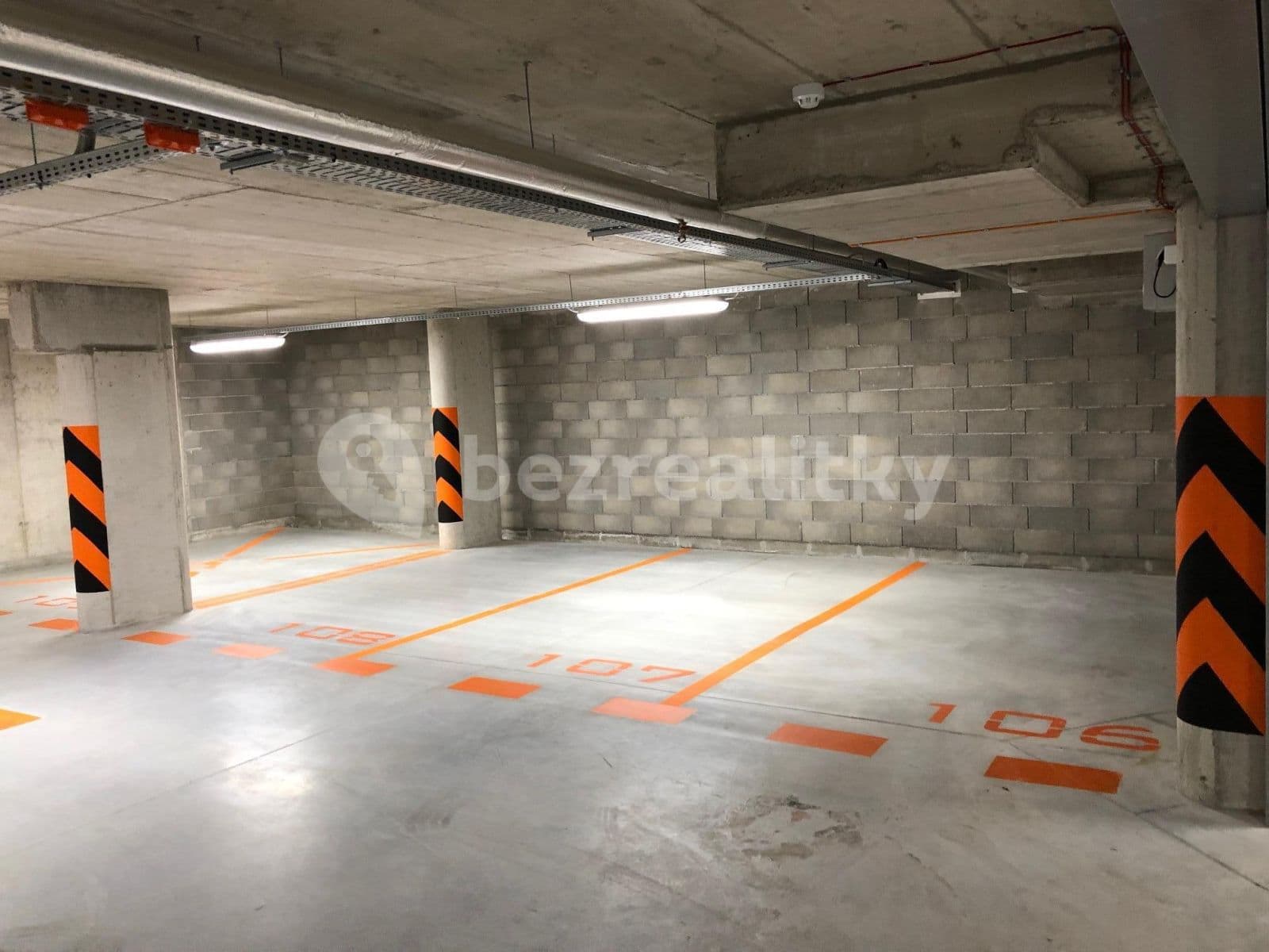 Pronájem bytu 2+1 62 m², Nové Mesto, Bratislavský kraj Pronájem bytu 2+1 62 m², Nové Mesto, Bratislavský kraj