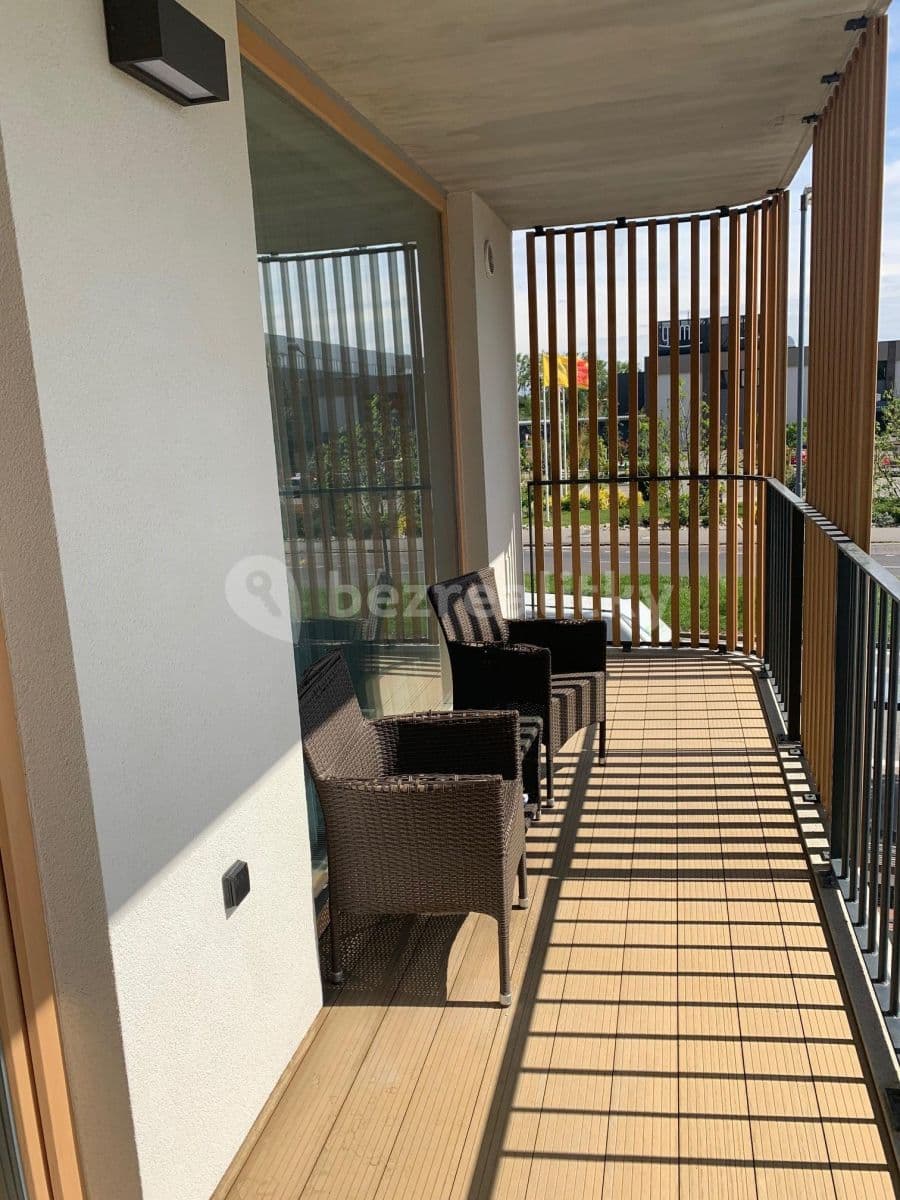 Pronájem bytu 2+1 62 m², Nové Mesto, Bratislavský kraj Pronájem bytu 2+1 62 m², Nové Mesto, Bratislavský kraj