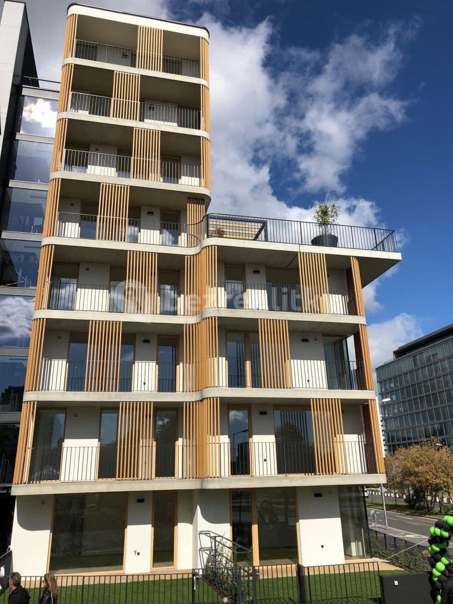 Pronájem bytu 2+1 62 m², Nové Mesto, Bratislavský kraj Pronájem bytu 2+1 62 m², Nové Mesto, Bratislavský kraj