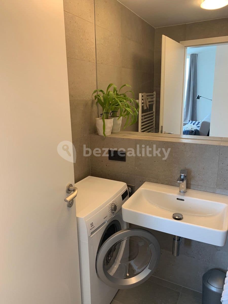 Pronájem bytu 2+1 62 m², Nové Mesto, Bratislavský kraj Pronájem bytu 2+1 62 m², Nové Mesto, Bratislavský kraj