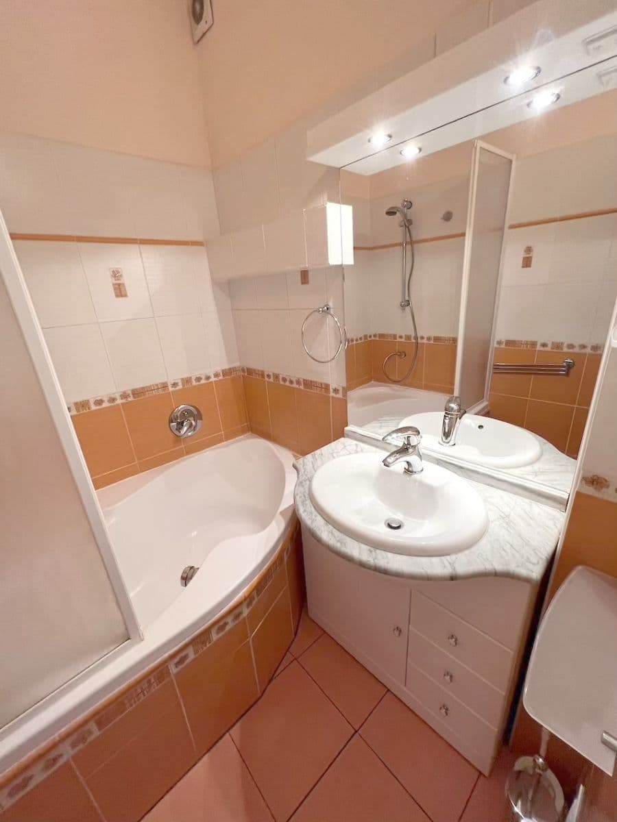Pronájem bytu 2+kk 44 m², Magistrů, Praha, Praha Pronájem bytu 2+kk 44 m², Magistrů, Praha, Praha