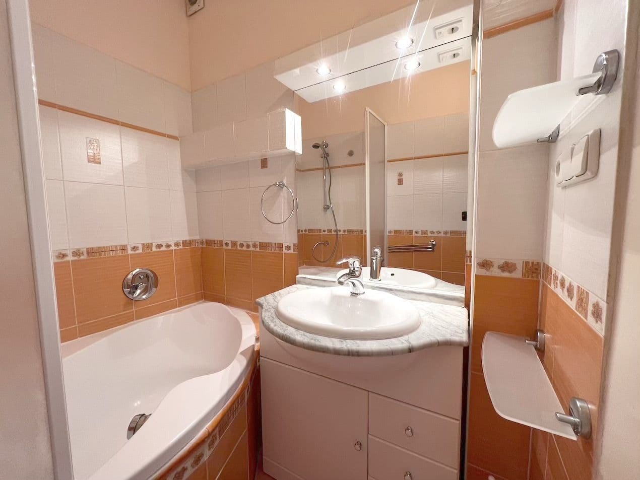 Pronájem bytu 2+kk 44 m², Magistrů, Praha, Praha Pronájem bytu 2+kk 44 m², Magistrů, Praha, Praha