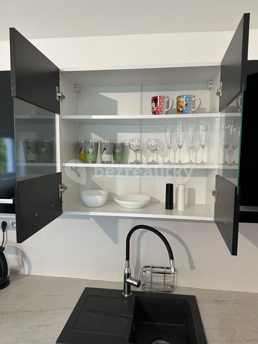 Pronájem bytu 2+kk 72 m², Masarykovo nám., Říčany, Středočeský kraj Pronájem bytu 2+kk 72 m², Masarykovo nám., Říčany, Středočeský kraj