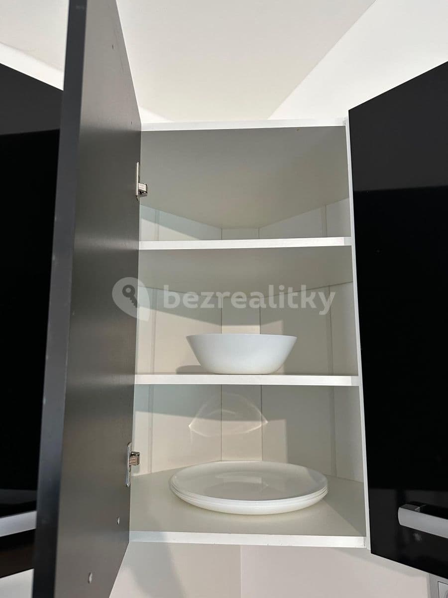 Pronájem bytu 2+kk 72 m², Masarykovo nám., Říčany, Středočeský kraj Pronájem bytu 2+kk 72 m², Masarykovo nám., Říčany, Středočeský kraj