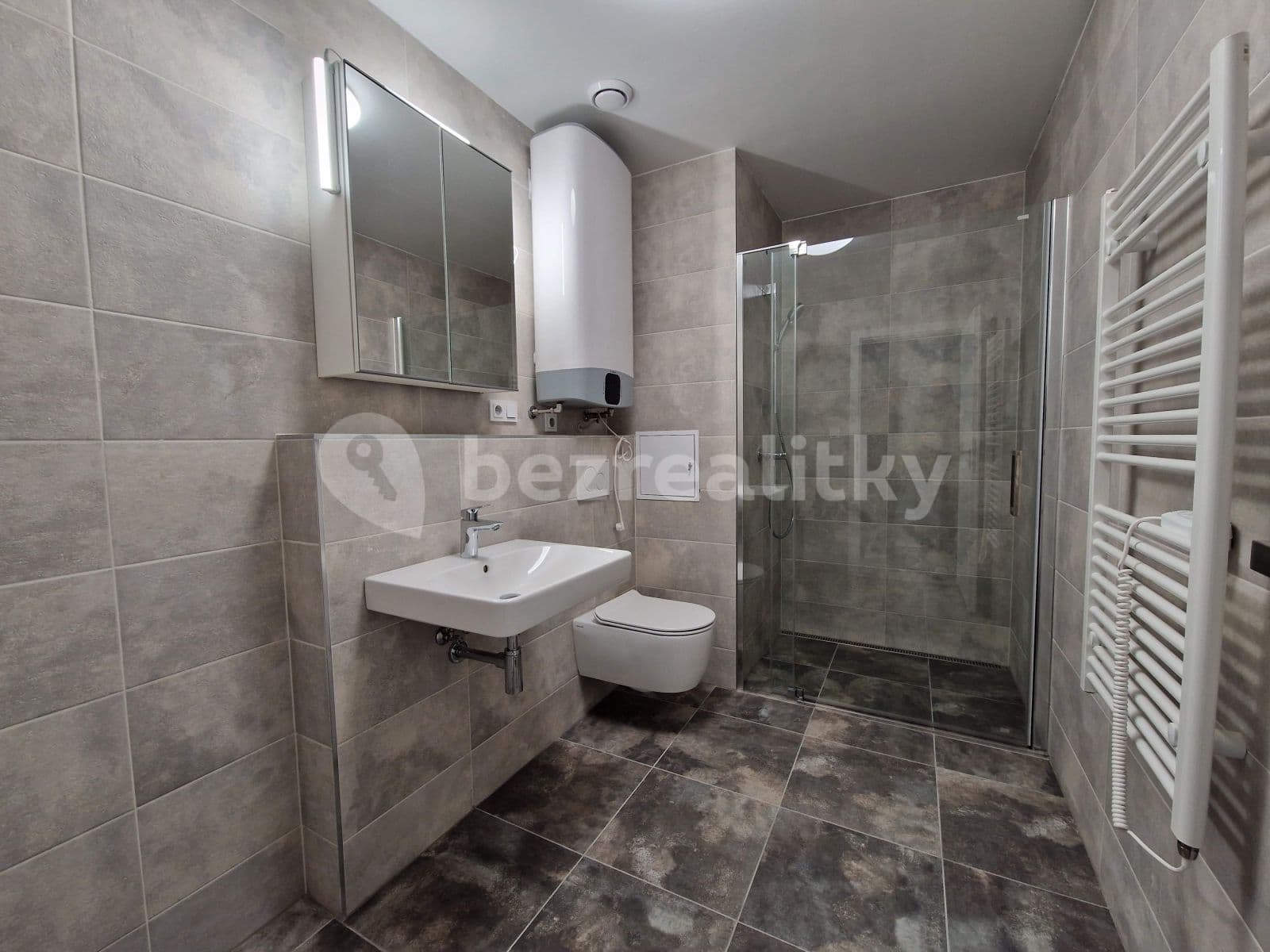 Pronájem bytu 1+kk 40 m², 28. října, Mikulov, Jihomoravský kraj Pronájem bytu 1+kk 40 m², 28. října, Mikulov, Jihomoravský kraj