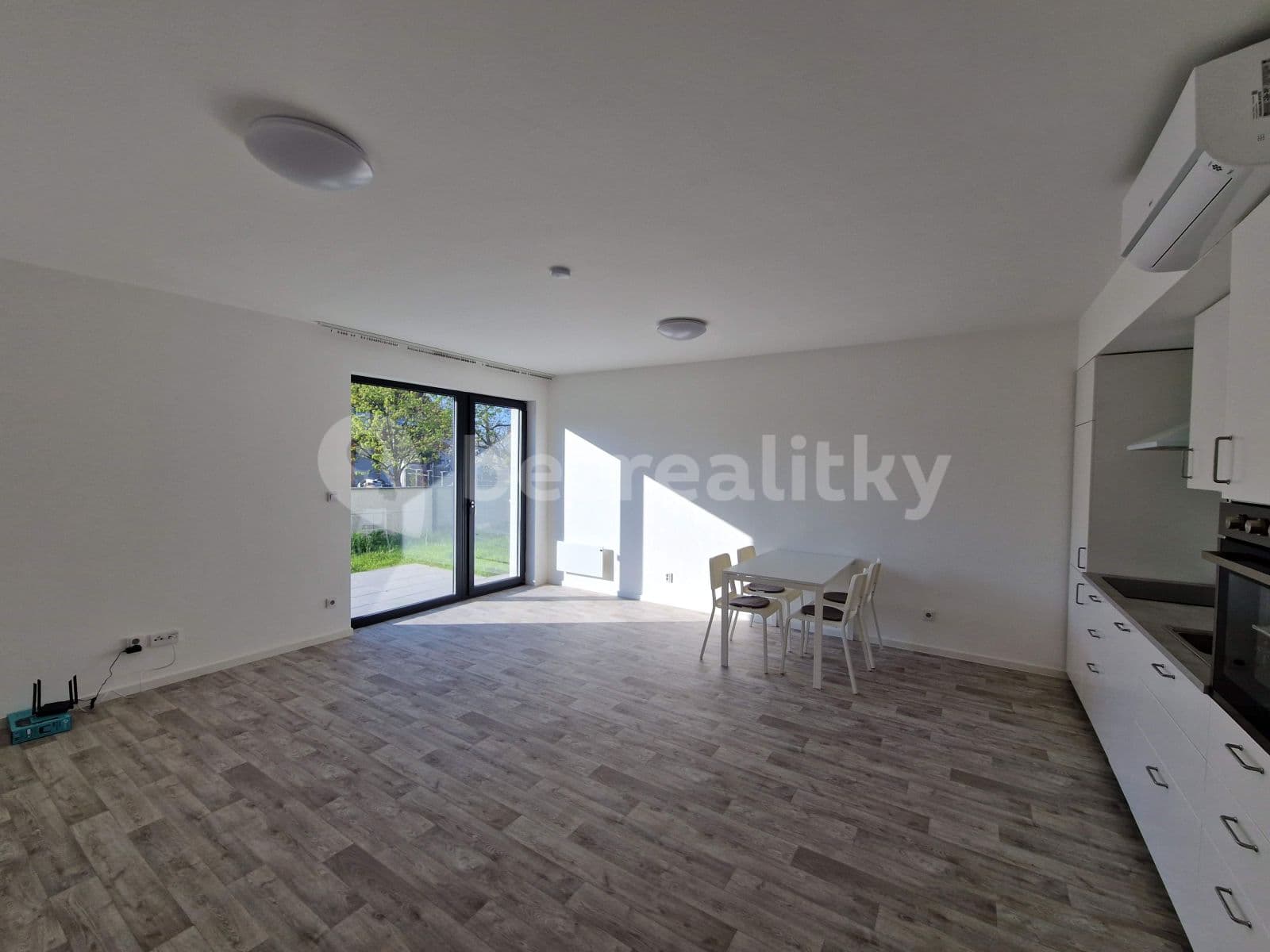 Pronájem bytu 1+kk 40 m², 28. října, Mikulov, Jihomoravský kraj Pronájem bytu 1+kk 40 m², 28. října, Mikulov, Jihomoravský kraj