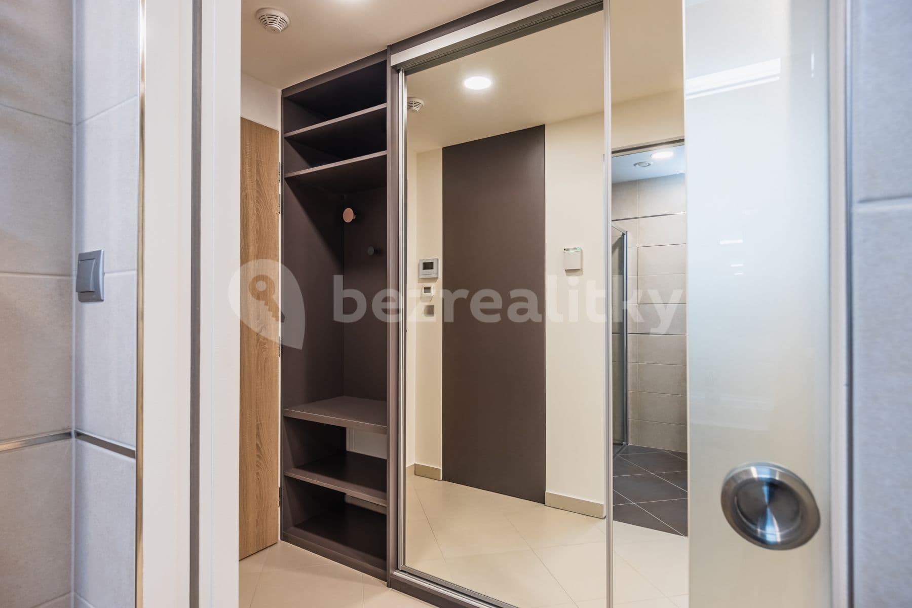 Pronájem bytu 1+kk 39 m², Kurta Konráda, Praha, Praha Pronájem bytu 1+kk 39 m², Kurta Konráda, Praha, Praha