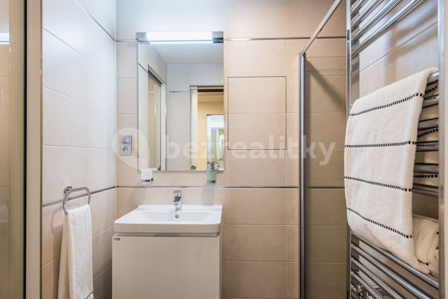 Pronájem bytu 1+kk 39 m², Kurta Konráda, Praha, Praha Pronájem bytu 1+kk 39 m², Kurta Konráda, Praha, Praha