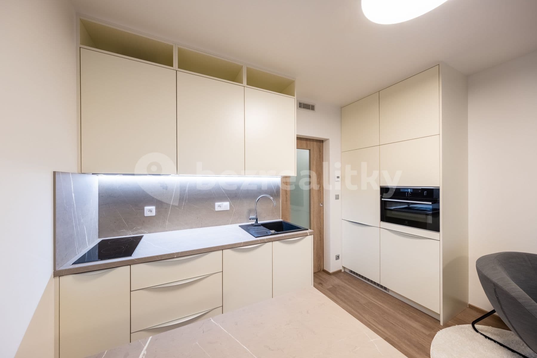 Pronájem bytu 1+kk 39 m², Kurta Konráda, Praha, Praha Pronájem bytu 1+kk 39 m², Kurta Konráda, Praha, Praha