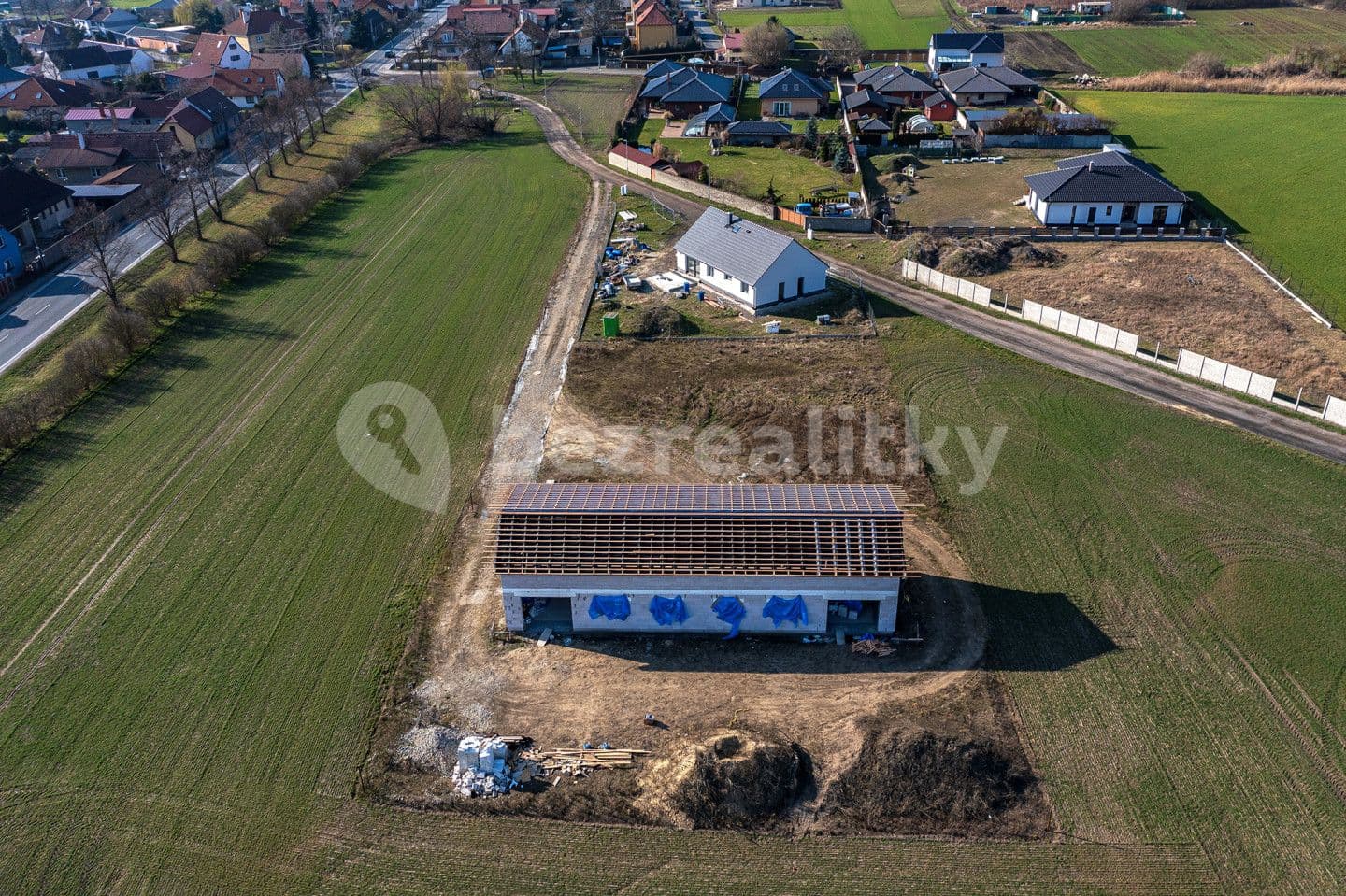 Prodej pozemku 1.269 m², Malý Újezd, Středočeský kraj