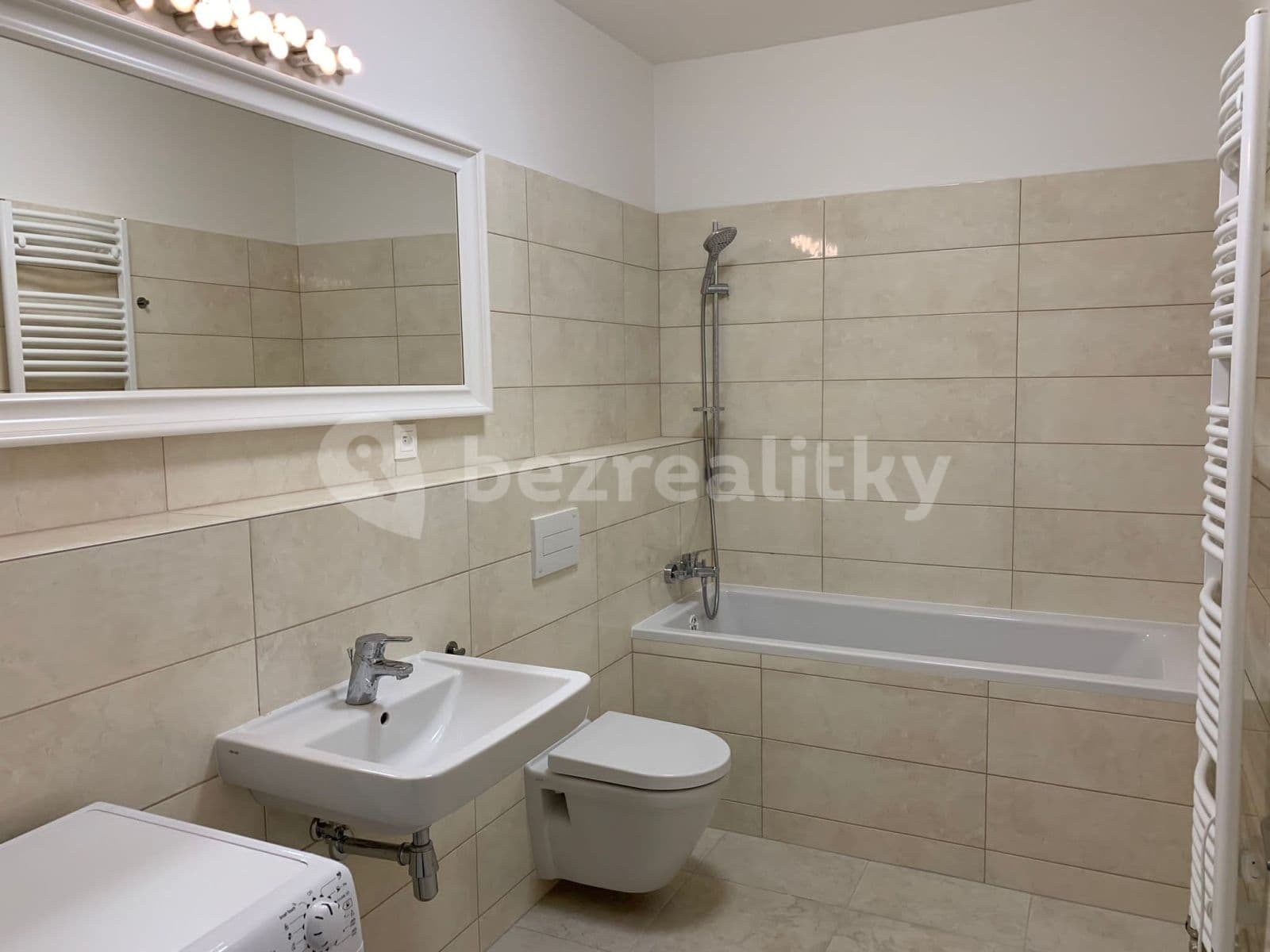 Pronájem bytu 2+kk 54 m², Zlochova, Praha, Praha Pronájem bytu 2+kk 54 m², Zlochova, Praha, Praha