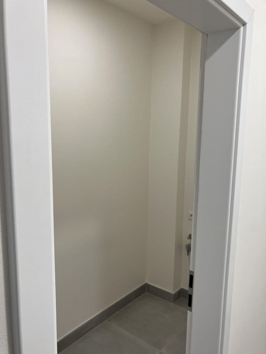 Pronájem bytu 2+kk 56 m², Přemyslovská, Praha, Praha Pronájem bytu 2+kk 56 m², Přemyslovská, Praha, Praha