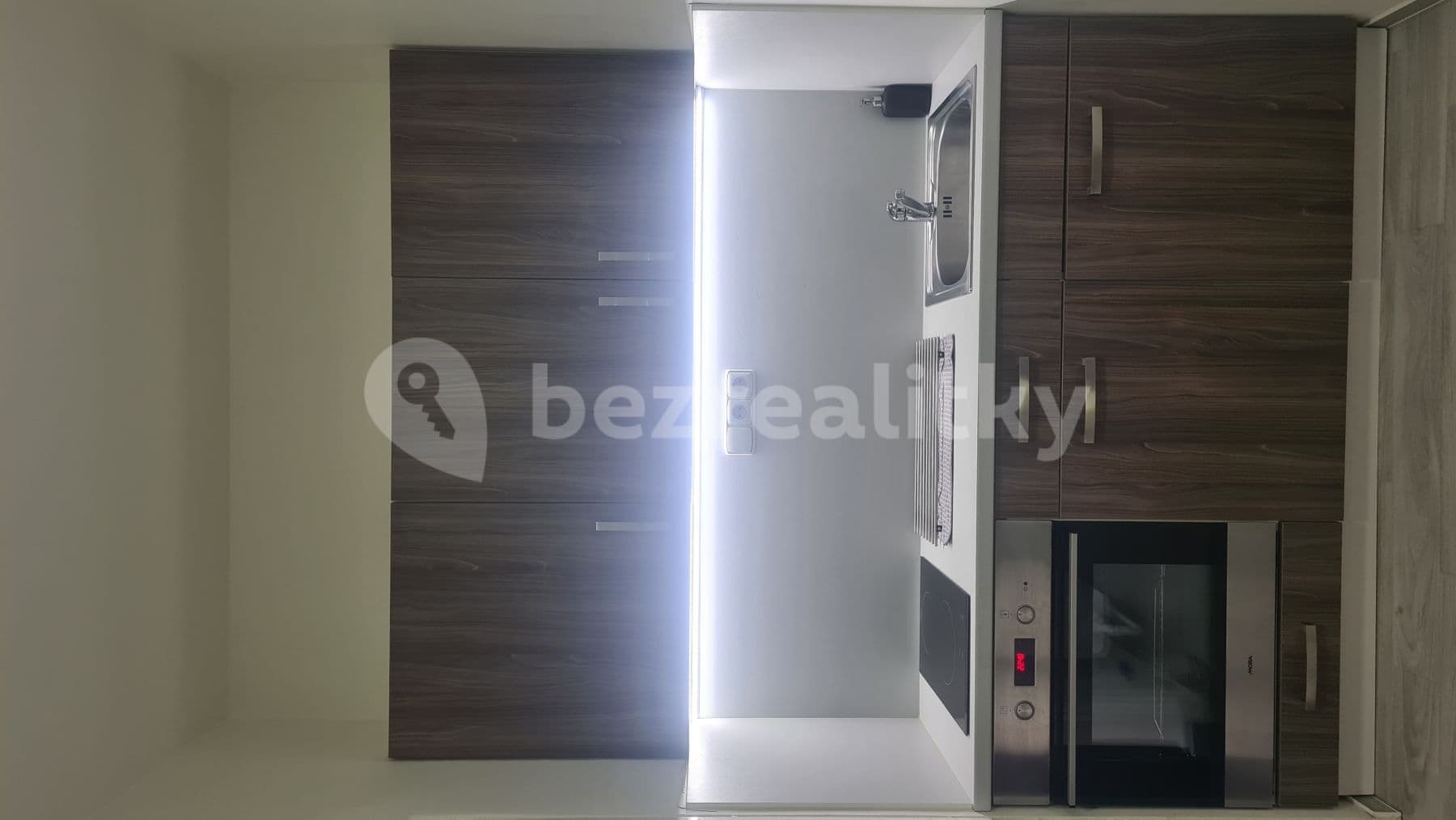 Pronájem bytu 1+1 30 m², Halasovo náměstí, Brno, Jihomoravský kraj Pronájem bytu 1+1 30 m², Halasovo náměstí, Brno, Jihomoravský kraj