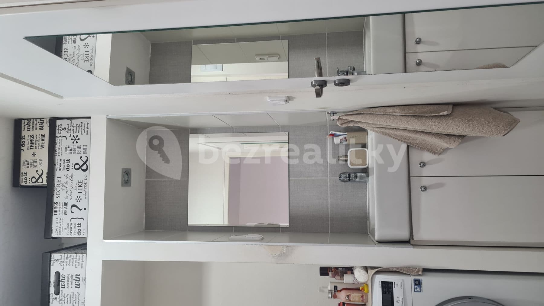 Pronájem bytu 1+1 30 m², Halasovo náměstí, Brno, Jihomoravský kraj Pronájem bytu 1+1 30 m², Halasovo náměstí, Brno, Jihomoravský kraj