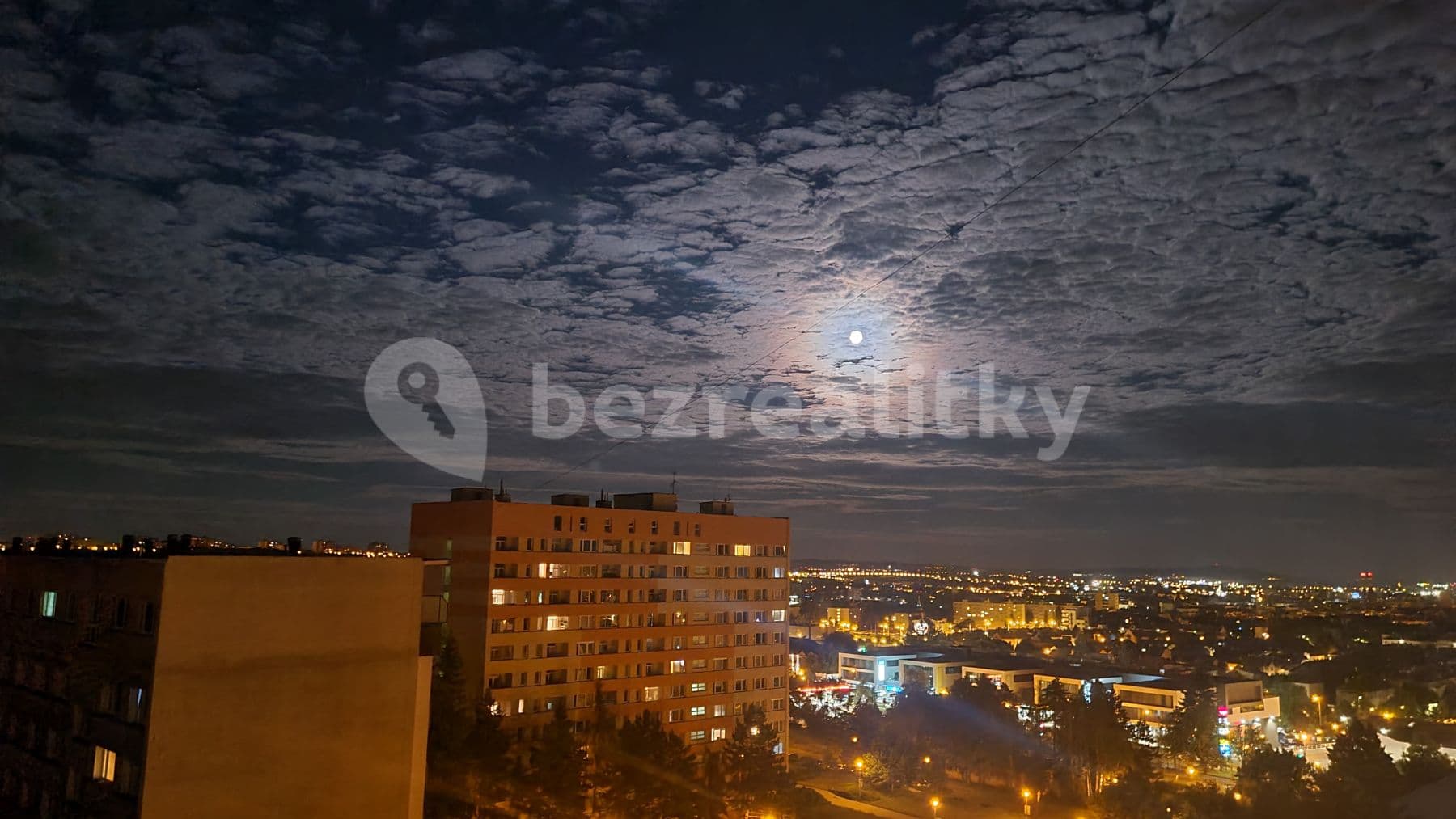 Pronájem bytu 1+1 30 m², Halasovo náměstí, Brno, Jihomoravský kraj Pronájem bytu 1+1 30 m², Halasovo náměstí, Brno, Jihomoravský kraj