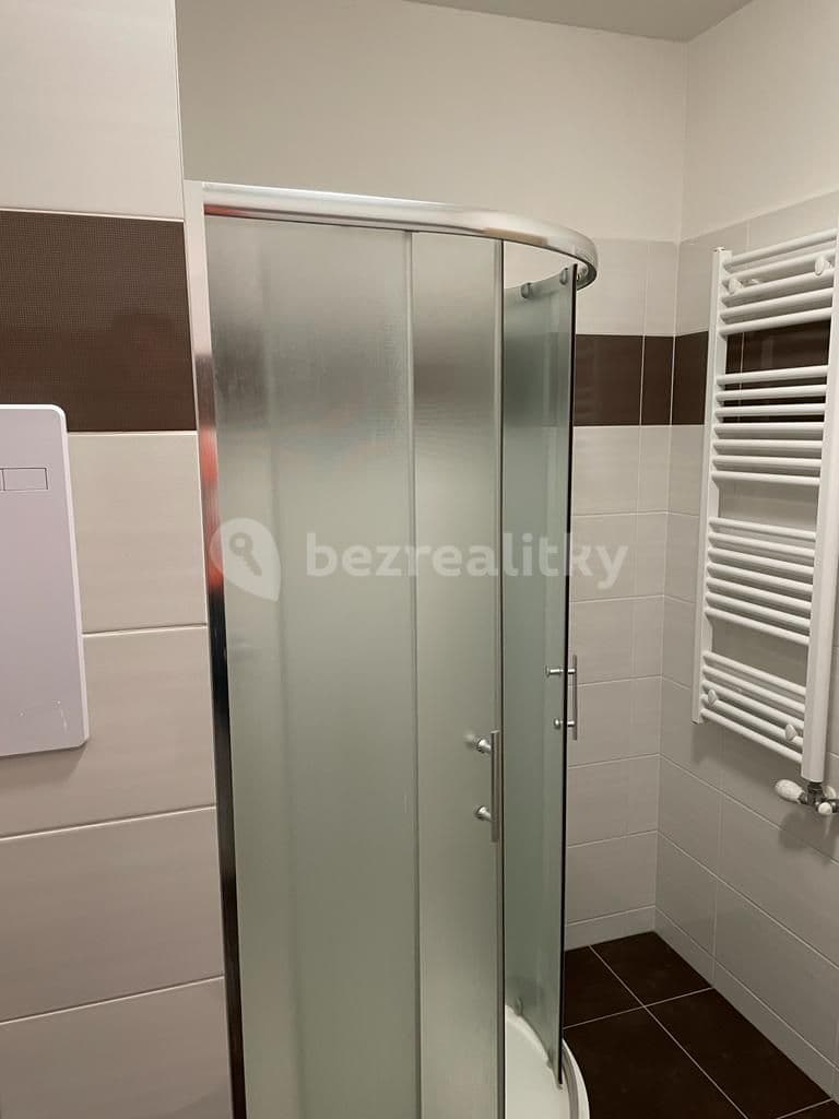 Pronájem bytu 1+kk 35 m², Jana Hrubého, Pardubice, Pardubický kraj Pronájem bytu 1+kk 35 m², Jana Hrubého, Pardubice, Pardubický kraj