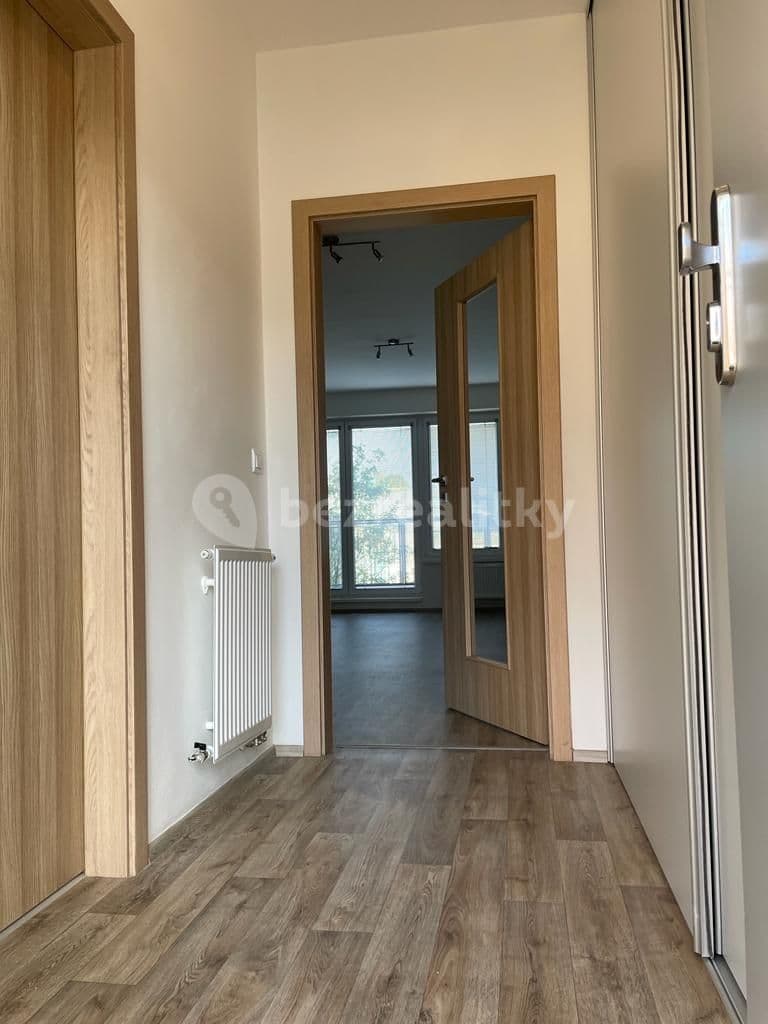 Pronájem bytu 1+kk 35 m², Jana Hrubého, Pardubice, Pardubický kraj Pronájem bytu 1+kk 35 m², Jana Hrubého, Pardubice, Pardubický kraj