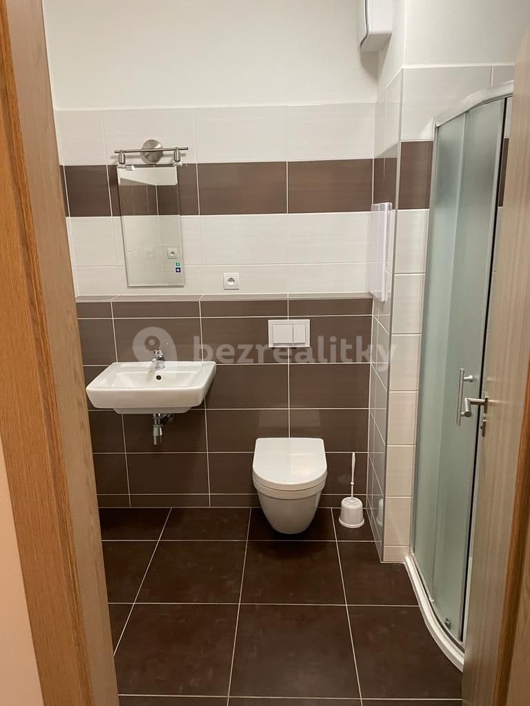 Pronájem bytu 1+kk 35 m², Jana Hrubého, Pardubice, Pardubický kraj Pronájem bytu 1+kk 35 m², Jana Hrubého, Pardubice, Pardubický kraj