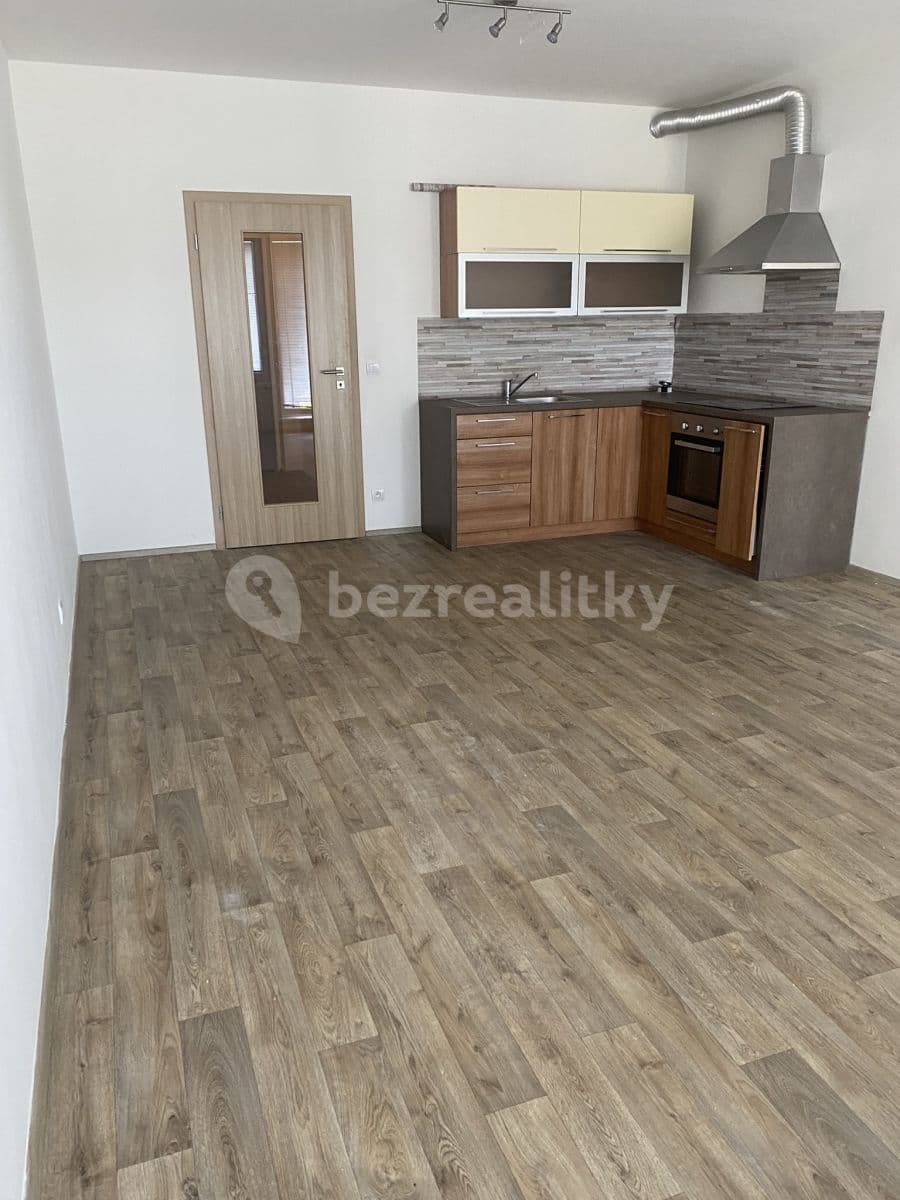 Pronájem bytu 1+kk 35 m², Jana Hrubého, Pardubice, Pardubický kraj Pronájem bytu 1+kk 35 m², Jana Hrubého, Pardubice, Pardubický kraj