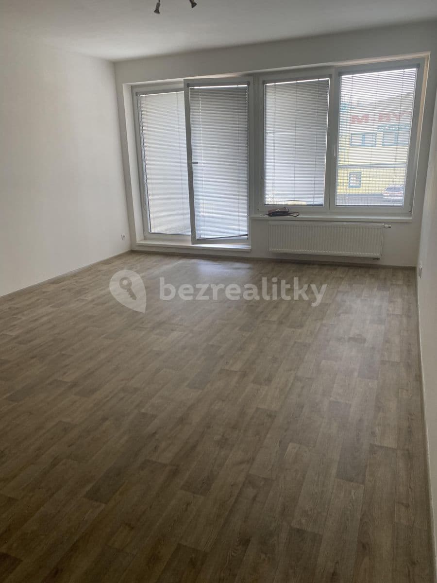 Pronájem bytu 1+kk 35 m², Jana Hrubého, Pardubice, Pardubický kraj Pronájem bytu 1+kk 35 m², Jana Hrubého, Pardubice, Pardubický kraj