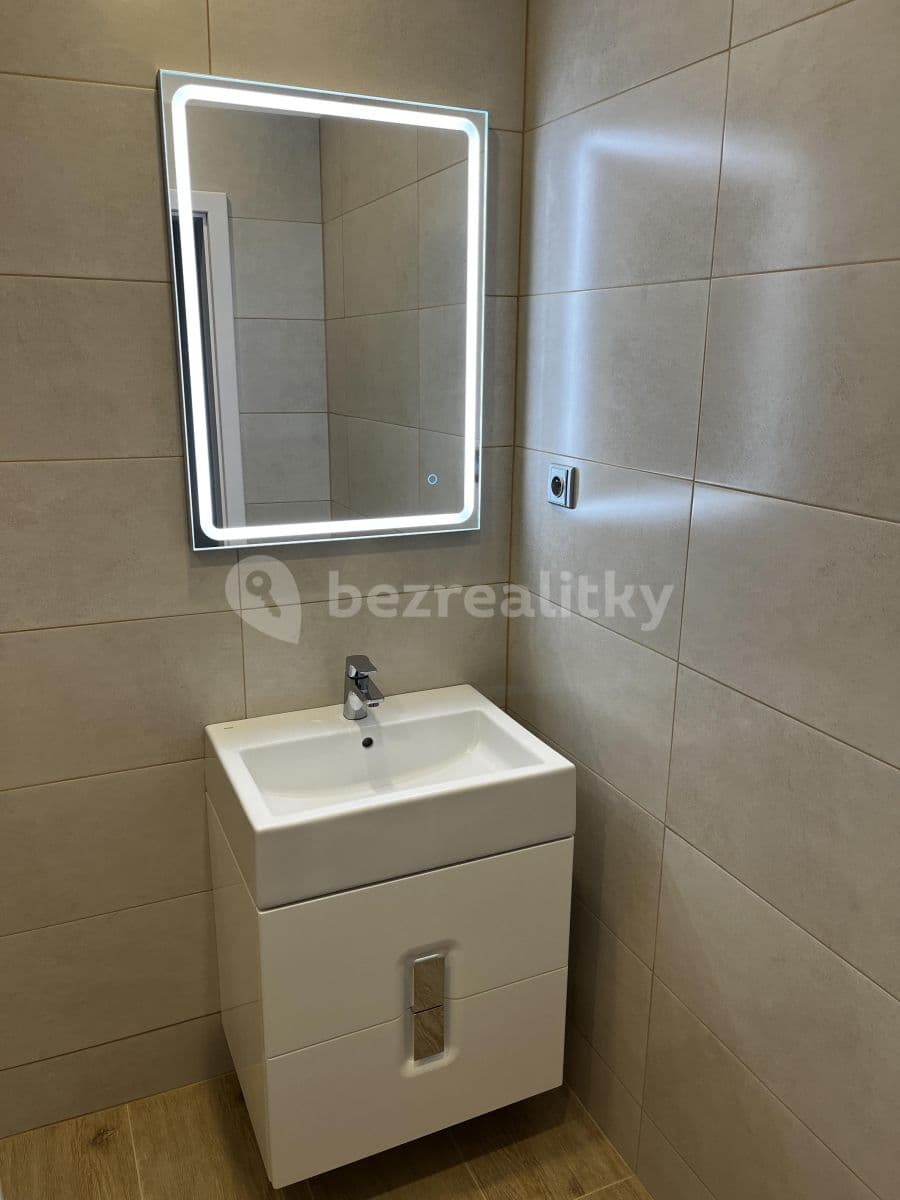 Pronájem bytu 2+1 54 m², Přistoupimská, Praha, Praha Pronájem bytu 2+1 54 m², Přistoupimská, Praha, Praha