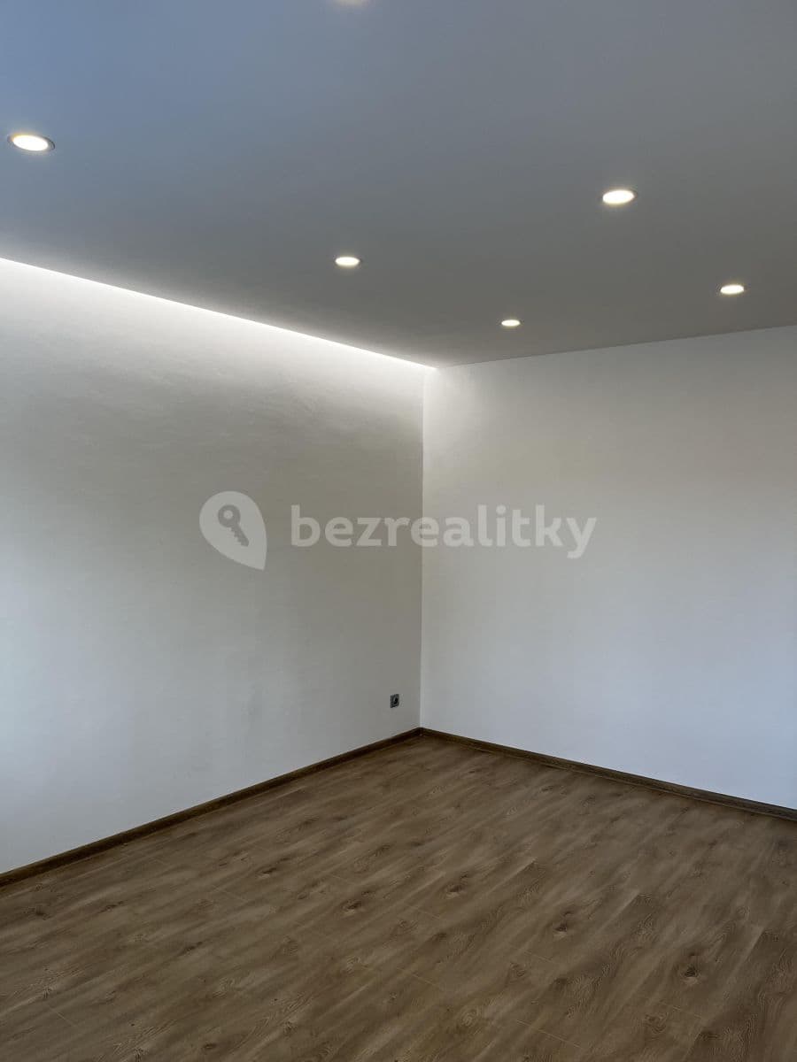 Pronájem bytu 2+1 54 m², Přistoupimská, Praha, Praha Pronájem bytu 2+1 54 m², Přistoupimská, Praha, Praha