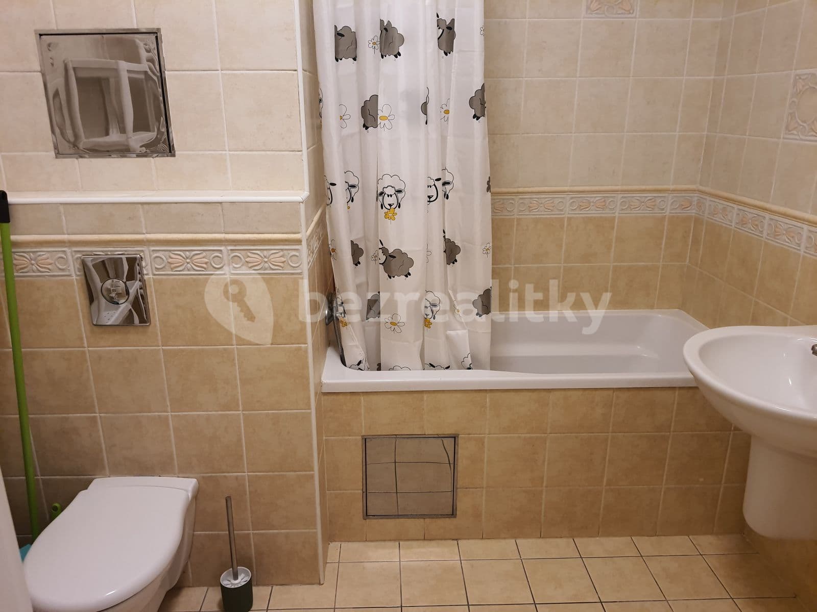 Pronájem bytu 1+kk 38 m², Suchdolské náměstí, Praha, Praha Pronájem bytu 1+kk 38 m², Suchdolské náměstí, Praha, Praha
