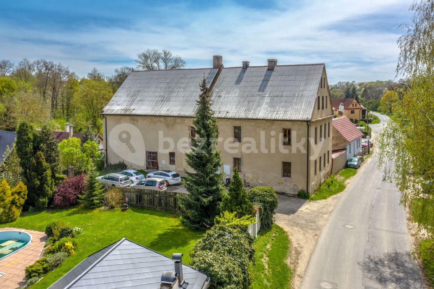 Prodej domu 995 m², pozemek 998 m², Snědovice, Ústecký kraj