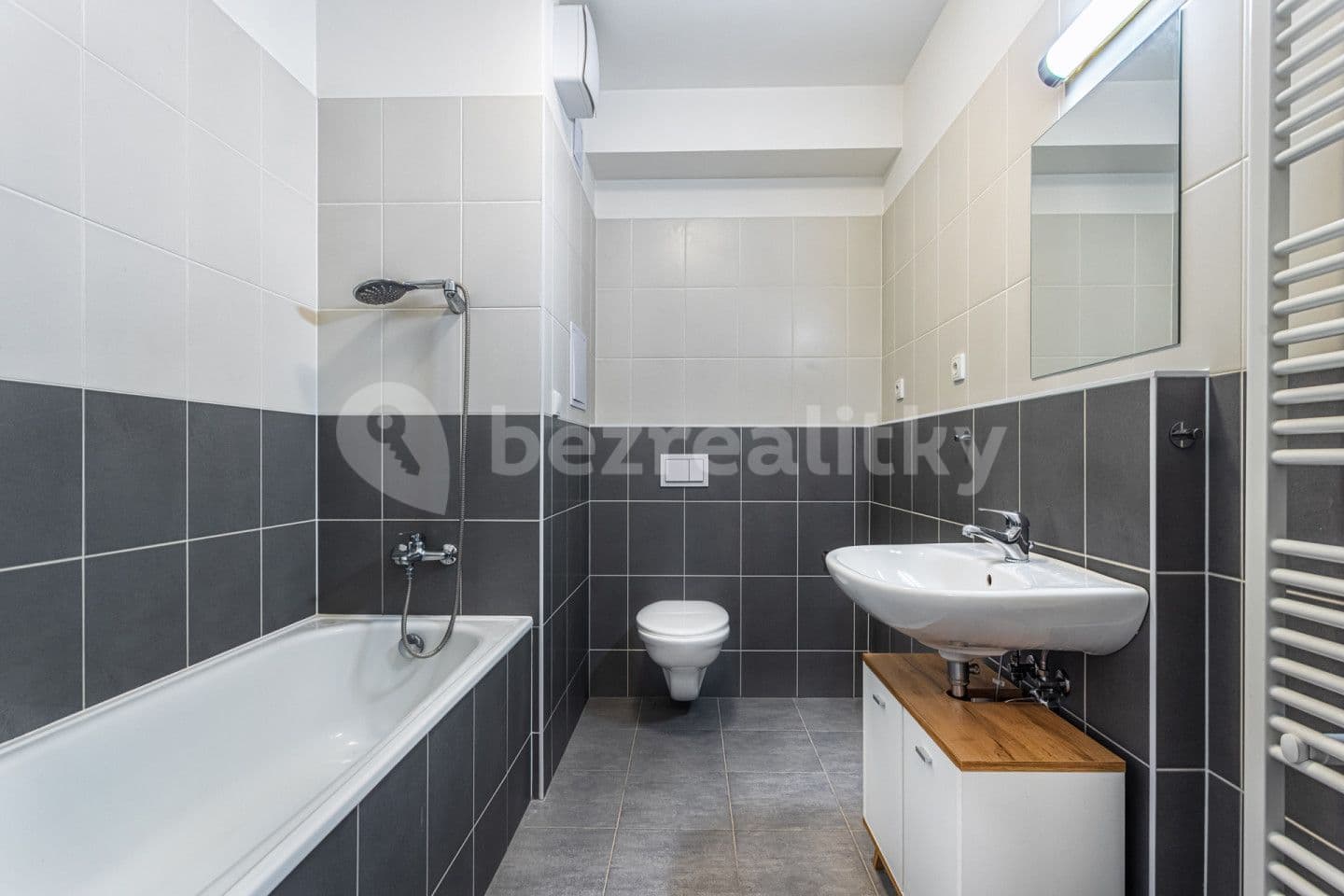 Pronájem bytu 2+kk 52 m², Jaroslava Holečka, Kladno, Středočeský kraj Pronájem bytu 2+kk 52 m², Jaroslava Holečka, Kladno, Středočeský kraj