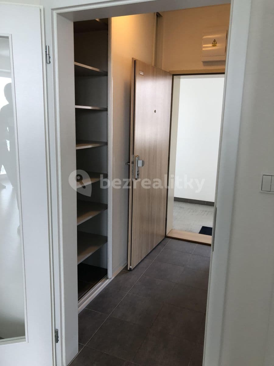 Pronájem bytu 2+kk 52 m², Jaroslava Holečka, Kladno, Středočeský kraj Pronájem bytu 2+kk 52 m², Jaroslava Holečka, Kladno, Středočeský kraj