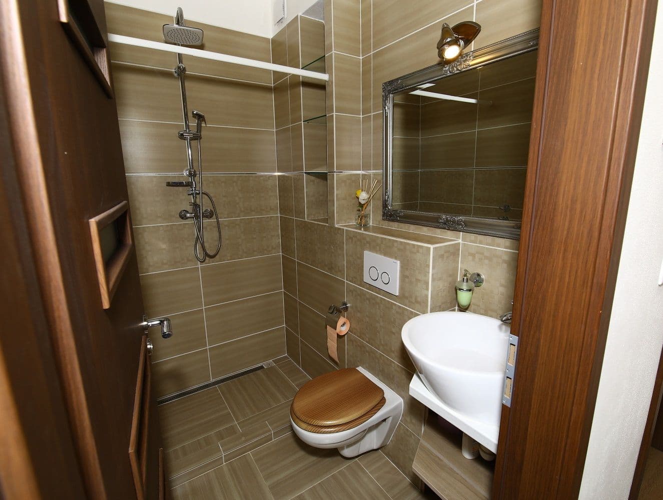 Pronájem domu 121 m², pozemek 587 m², V Hlinkách, Vysoký Újezd, Středočeský kraj Pronájem domu 121 m², pozemek 587 m², V Hlinkách, Vysoký Újezd, Středočeský kraj