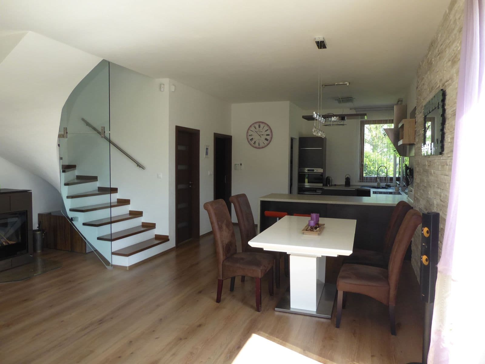 Pronájem domu 121 m², pozemek 587 m², V Hlinkách, Vysoký Újezd, Středočeský kraj Pronájem domu 121 m², pozemek 587 m², V Hlinkách, Vysoký Újezd, Středočeský kraj