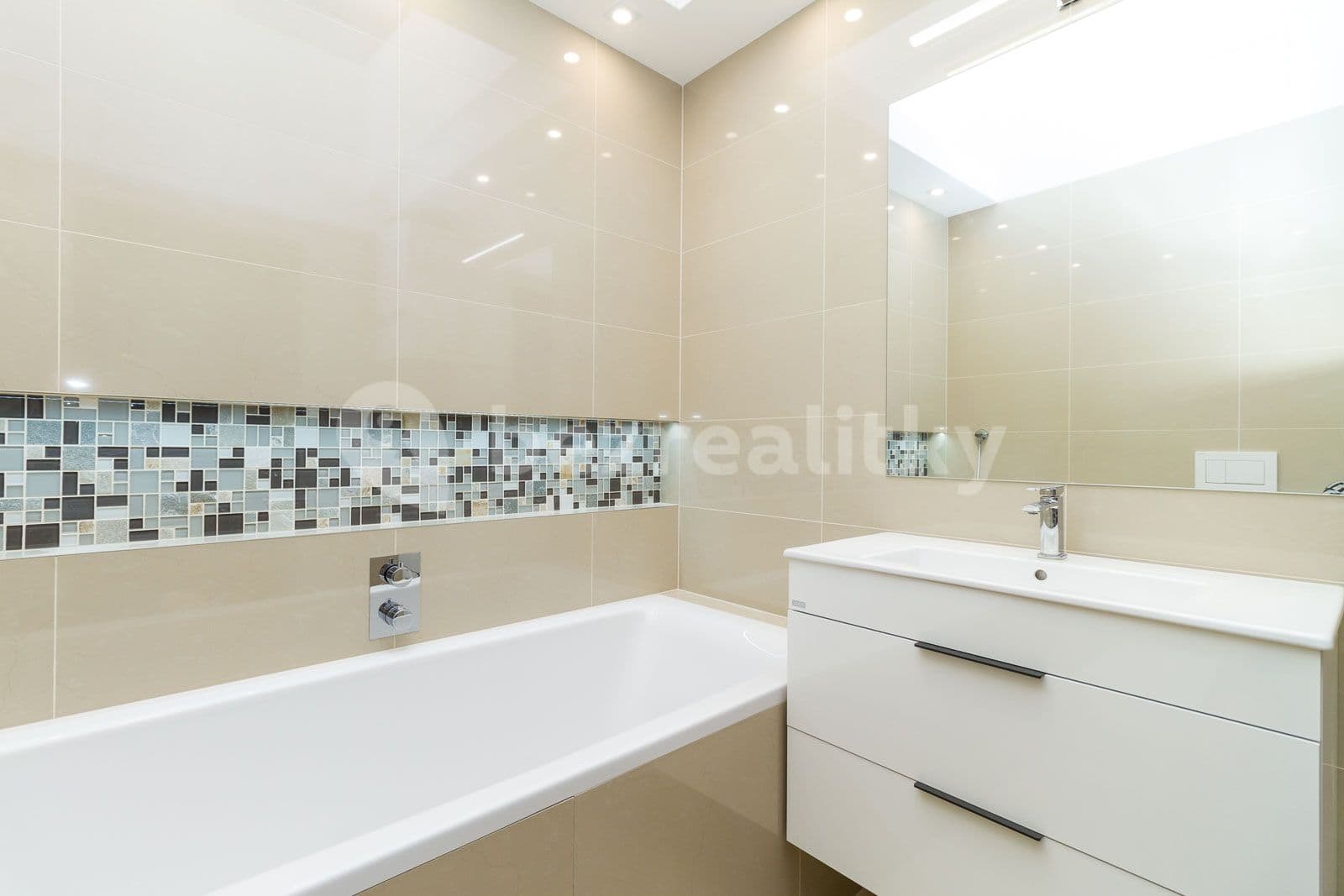 Pronájem bytu 2+kk 51 m², Na Louži, Praha, Praha Pronájem bytu 2+kk 51 m², Na Louži, Praha, Praha