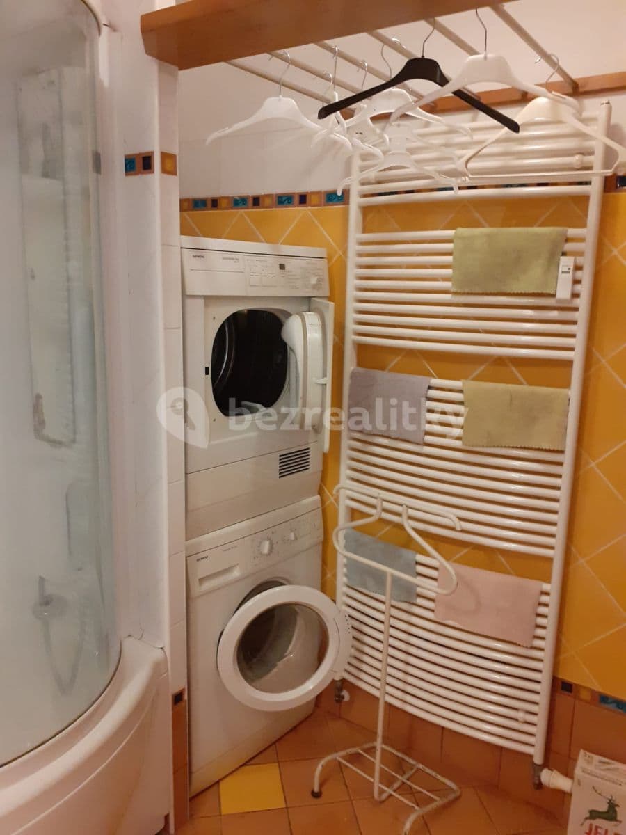 Pronájem bytu 5+1 160 m², 28. pluku, Praha, Praha Pronájem bytu 5+1 160 m², 28. pluku, Praha, Praha