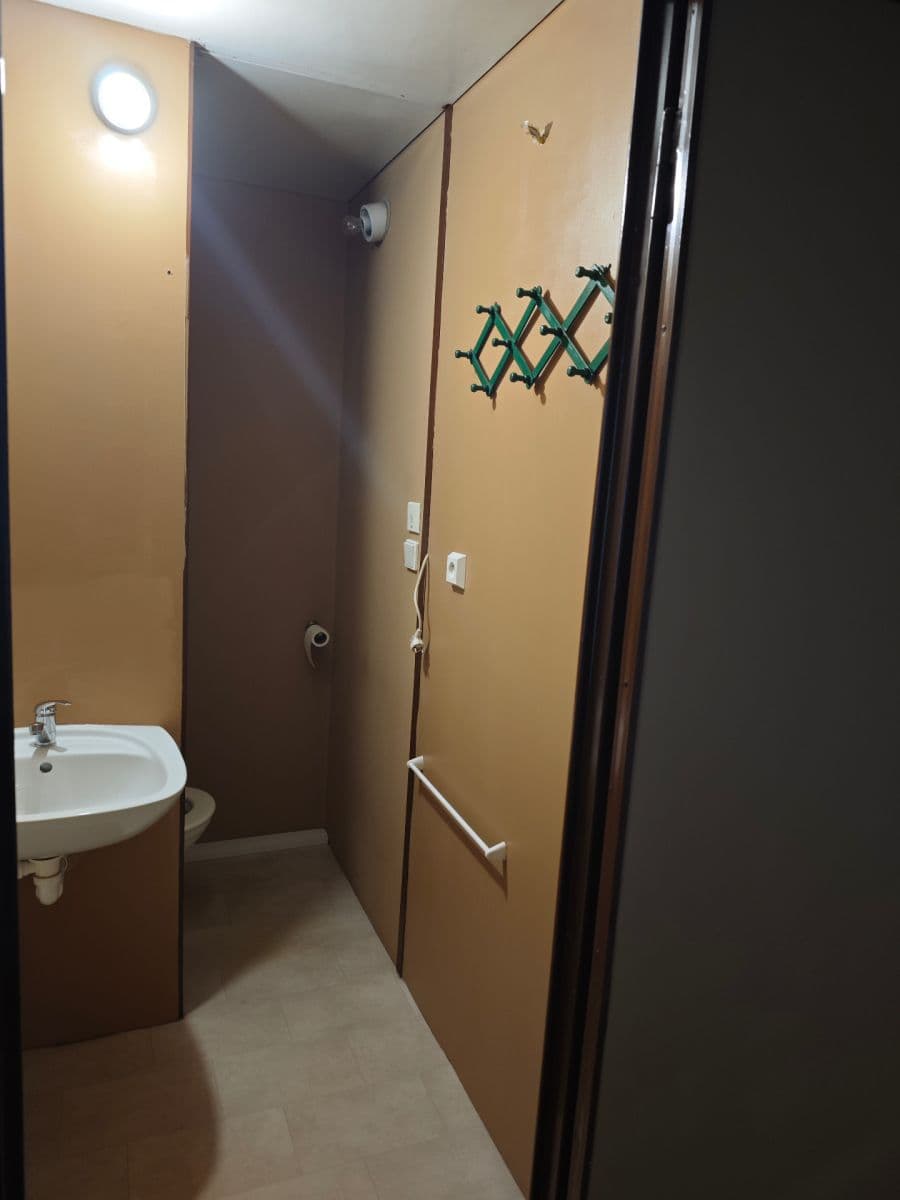 Pronájem bytu 2+kk 45 m², třída Edvarda Beneše, Hradec Králové, Královéhradecký kraj Pronájem bytu 2+kk 45 m², třída Edvarda Beneše, Hradec Králové, Královéhradecký kraj