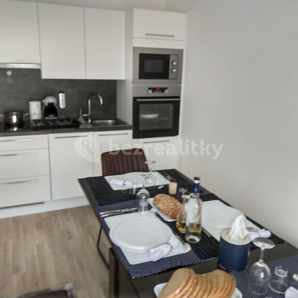 Pronájem bytu 1+kk 48 m², Novovysočanská, Praha, Praha Pronájem bytu 1+kk 48 m², Novovysočanská, Praha, Praha