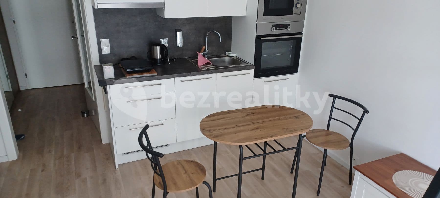 Pronájem bytu 1+kk 48 m², Novovysočanská, Praha, Praha Pronájem bytu 1+kk 48 m², Novovysočanská, Praha, Praha