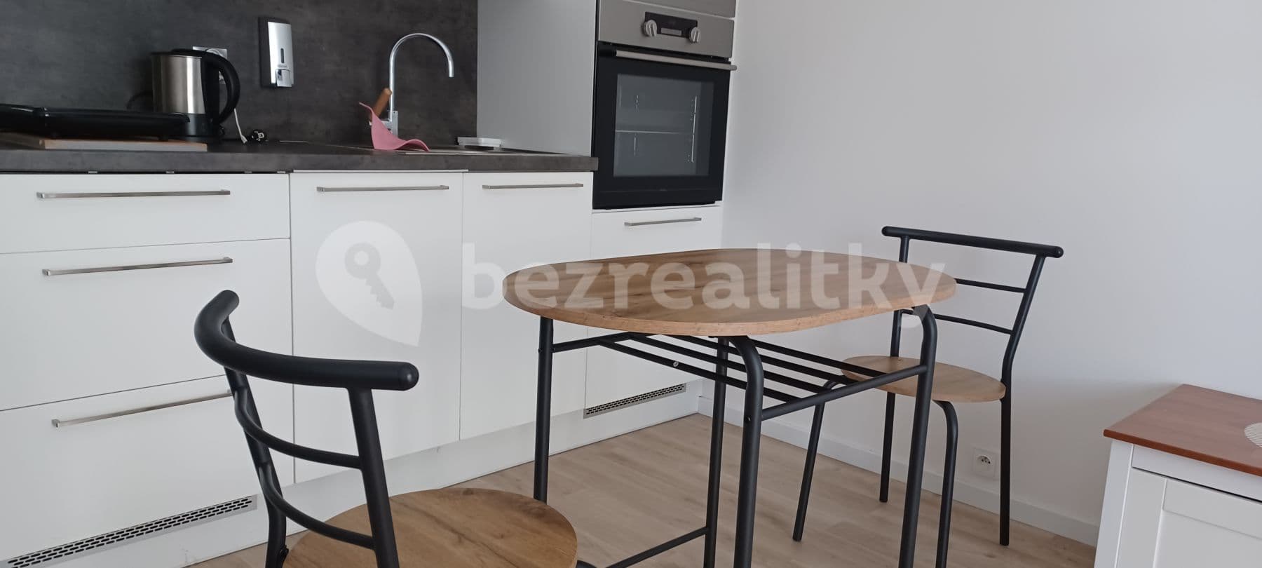 Pronájem bytu 1+kk 48 m², Novovysočanská, Praha, Praha Pronájem bytu 1+kk 48 m², Novovysočanská, Praha, Praha