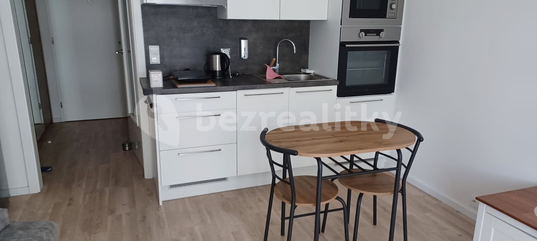 Pronájem bytu 1+kk 48 m², Novovysočanská, Praha, Praha Pronájem bytu 1+kk 48 m², Novovysočanská, Praha, Praha