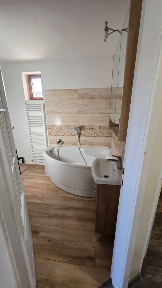 Pronájem domu 80 m², pozemek 350 m², Hořín, Středočeský kraj Pronájem domu 80 m², pozemek 350 m², Hořín, Středočeský kraj