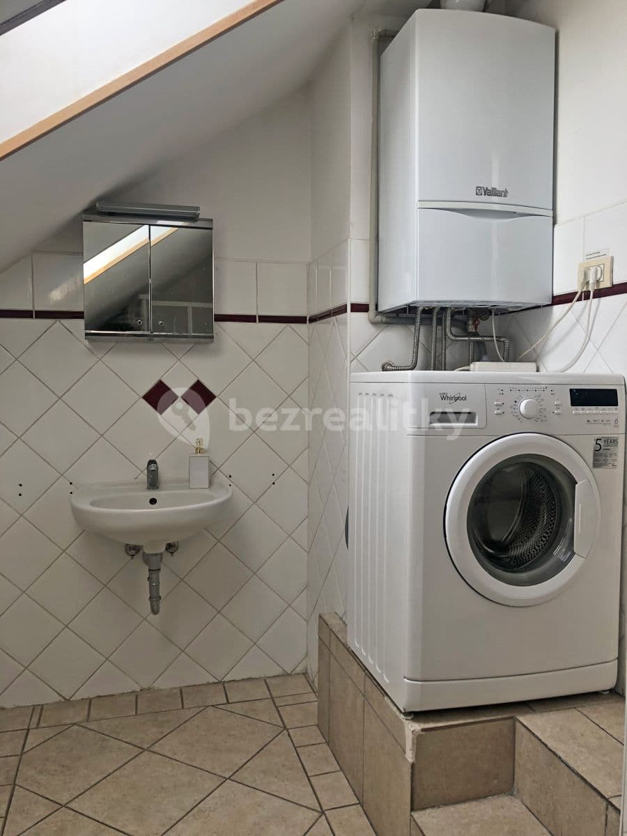 Pronájem bytu 1+kk 30 m², Jeronýmova, Praha, Praha Pronájem bytu 1+kk 30 m², Jeronýmova, Praha, Praha