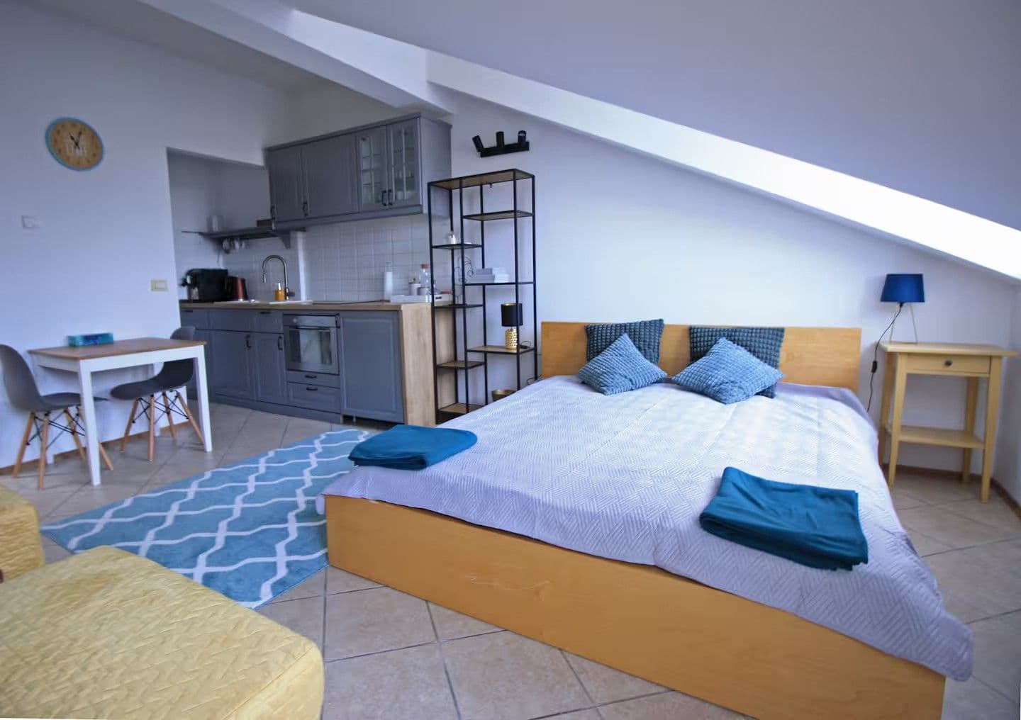 Pronájem bytu 1+kk 30 m², Jeronýmova, Praha, Praha Pronájem bytu 1+kk 30 m², Jeronýmova, Praha, Praha