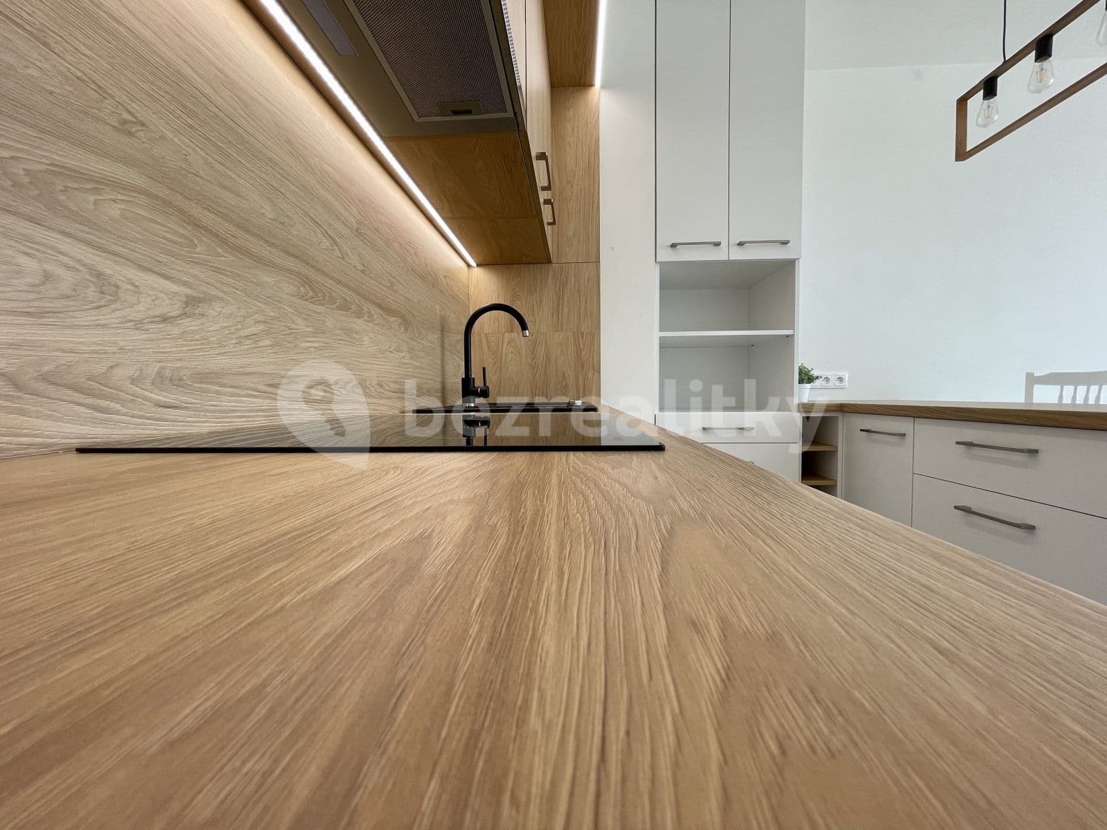 Pronájem bytu 2+kk 58 m², Východní, Pardubice, Pardubický kraj Pronájem bytu 2+kk 58 m², Východní, Pardubice, Pardubický kraj