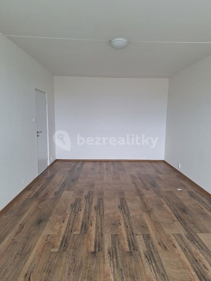 Pronájem bytu 1+1 55 m², Komenského náměstí, Říčany, Středočeský kraj Pronájem bytu 1+1 55 m², Komenského náměstí, Říčany, Středočeský kraj