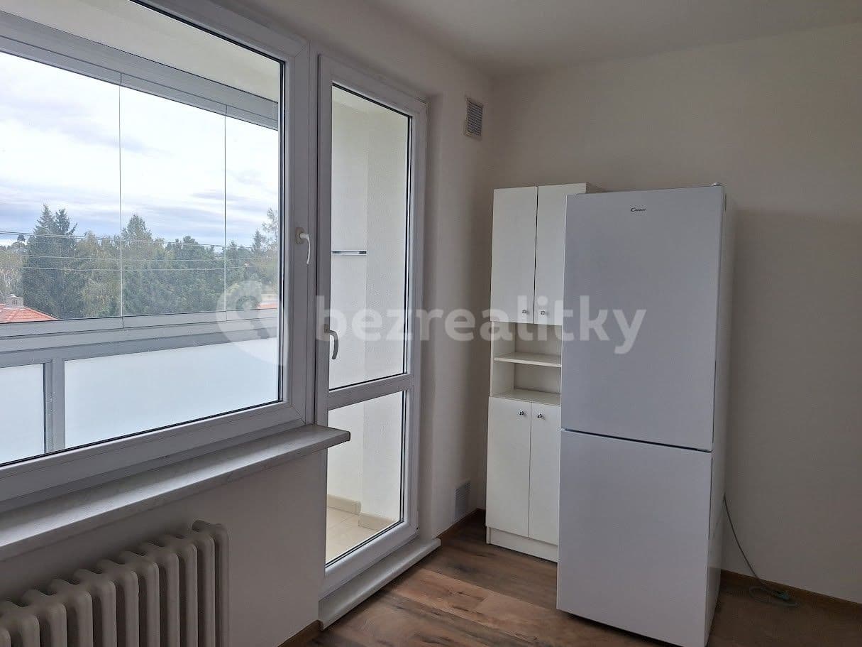 Pronájem bytu 1+1 55 m², Komenského náměstí, Říčany, Středočeský kraj Pronájem bytu 1+1 55 m², Komenského náměstí, Říčany, Středočeský kraj