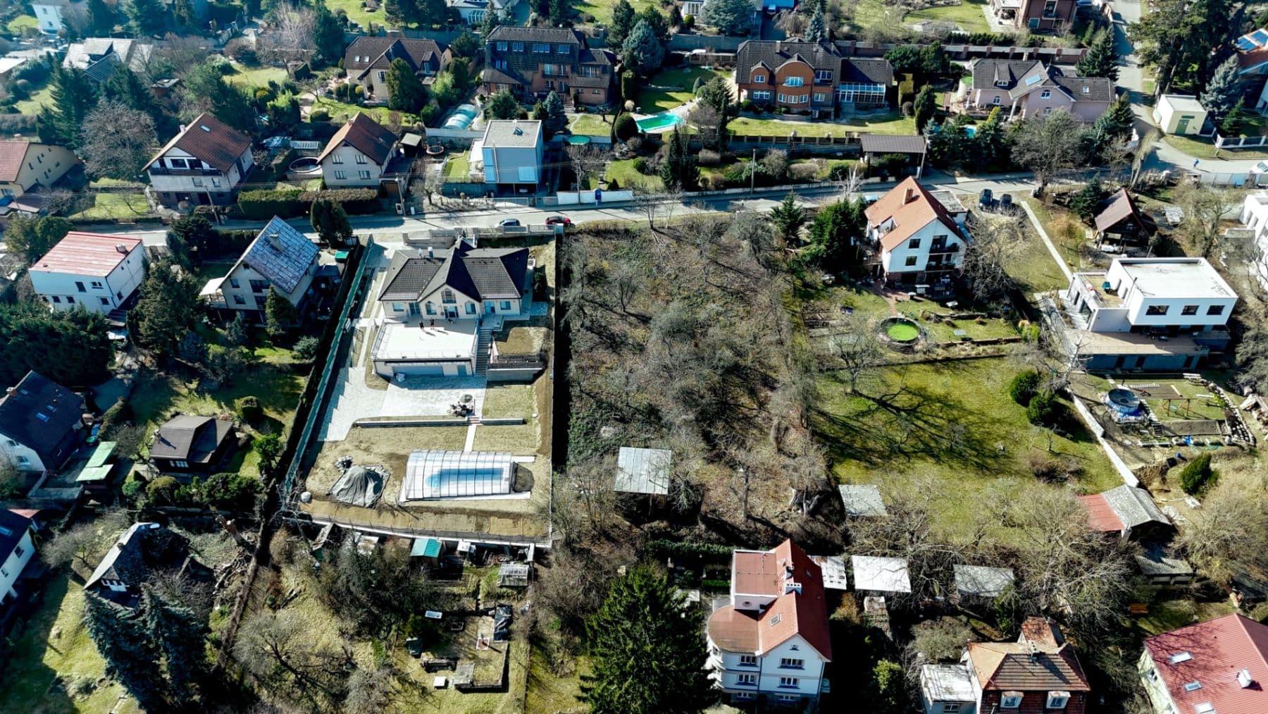 Prodej pozemku 1.792 m², Pardubická, Černošice, Středočeský kraj Prodej pozemku 1.792 m², Pardubická, Černošice, Středočeský kraj